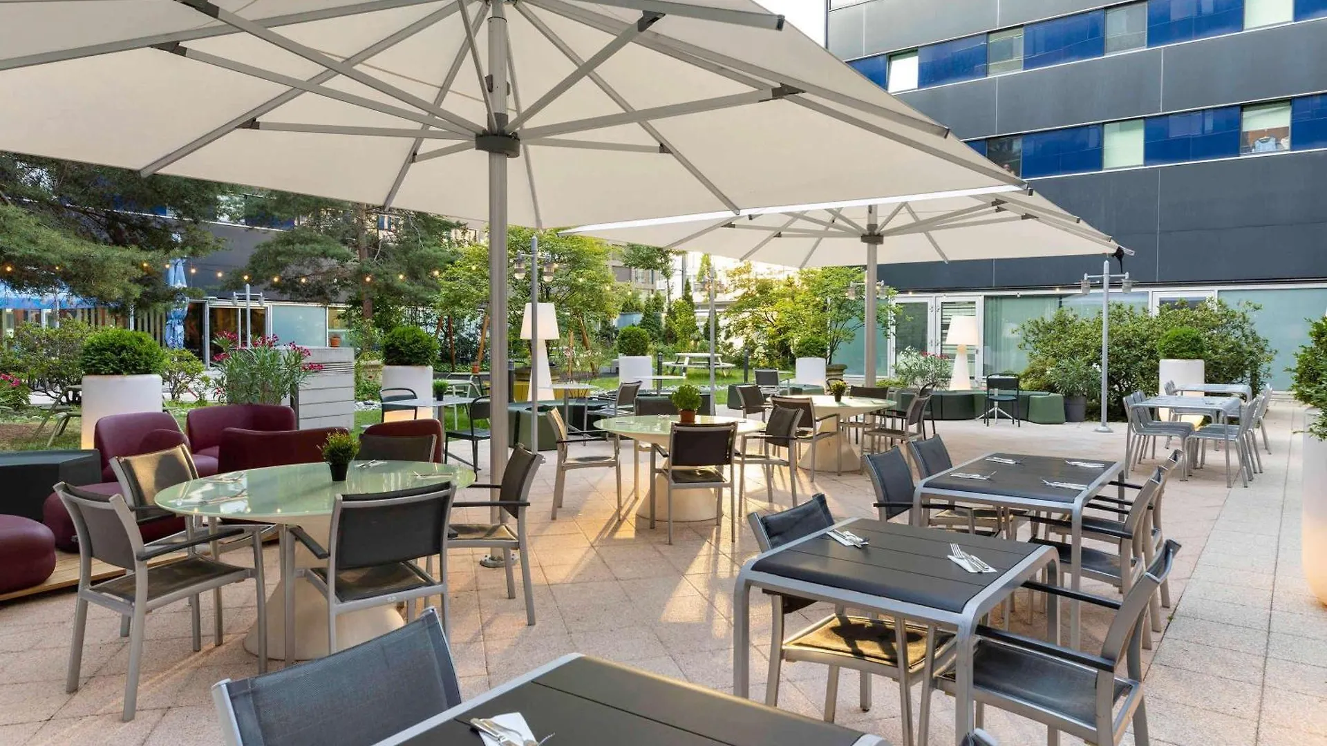 Novotel Zurich City West 4*,